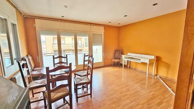 Casa en esquina en Bonavista - Olot - foto 4