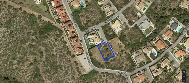 Parcela edificable a 700 m de la playa. - foto 3