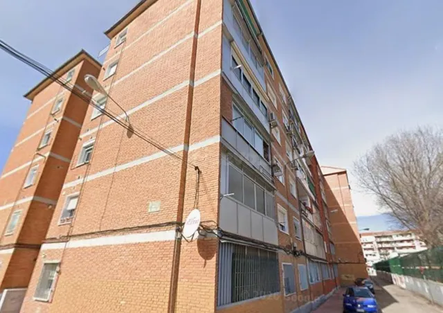 Se vende piso OKUPADO en Calle Marqués de Mondéjar 4 de Alca - foto 2