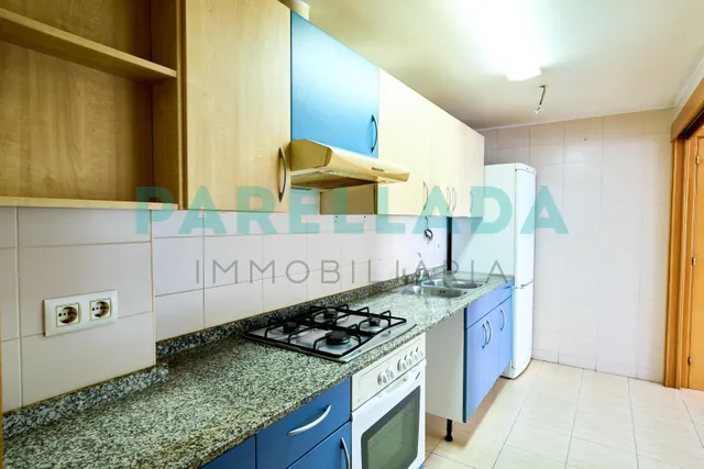 Piso de 3 habitaciones con parking junto al Puerto de Badalona — 10