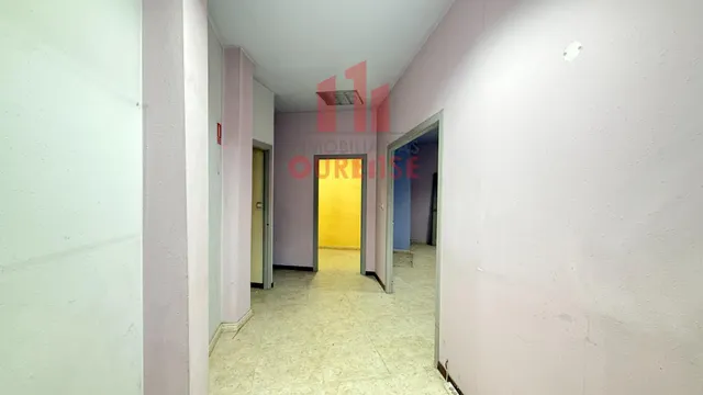 AMPLIO LOCAL COMERCIAL EN PLENO CENTRO DE OURENSE — 12