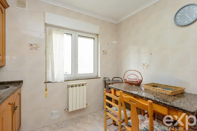 Piso de 3 habitaciones en Oviedo – cocina independiente y excelente potencial — 17