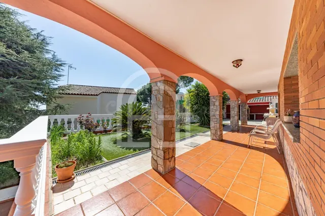 Espectacular Casa en Mas Ram, Badalona: Lujo y Tranquilidad  - foto 5