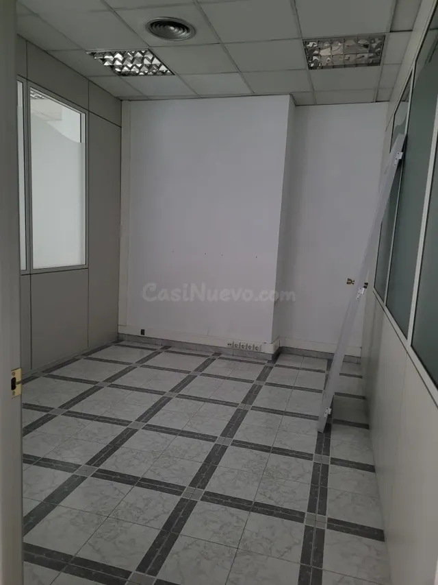 ESTUPENDO LOCAL COMERCIAL EN ALQUILER - foto 4