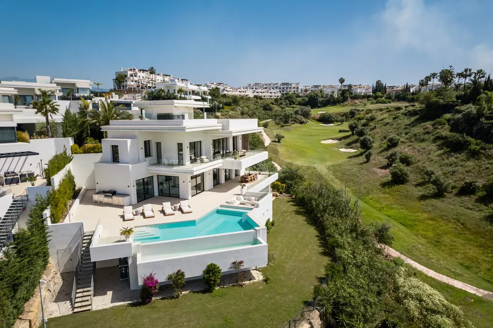 Chalet 4 habitaciones 433m² en venta - Costa Del Sol