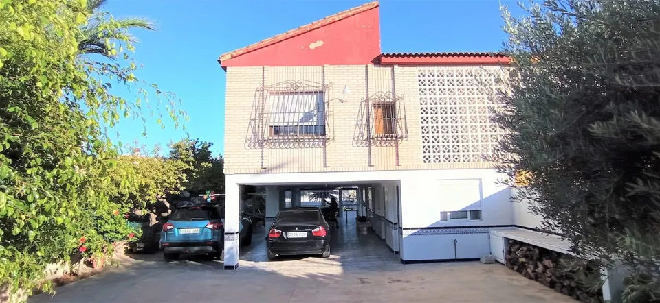 Se Vende Precioso Chalet en Los Narejos con buena ubicación