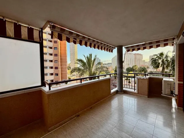 EXCLUSIVA - AMPLIO PISO CON BONITA TERRAZA EN EXCELENTE ZONA - foto 3