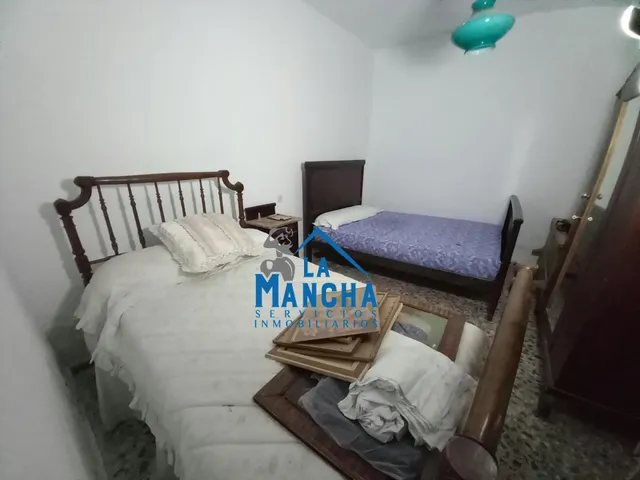 *53.000€* inmobiliaria la mancha vende casa con patio en Barrax ( Albacete ). — 24