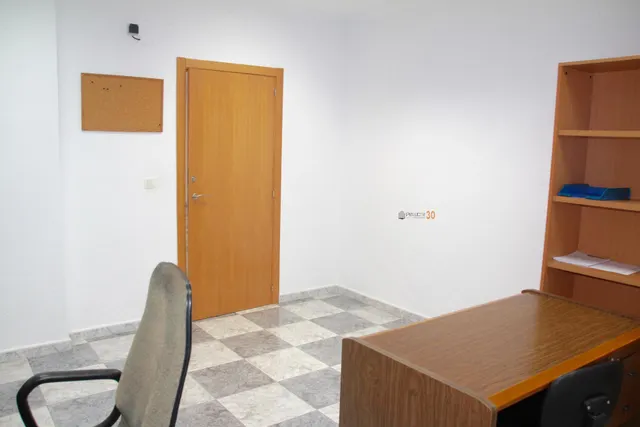 Dos locales comerciales en el centro de Benidorm — 17