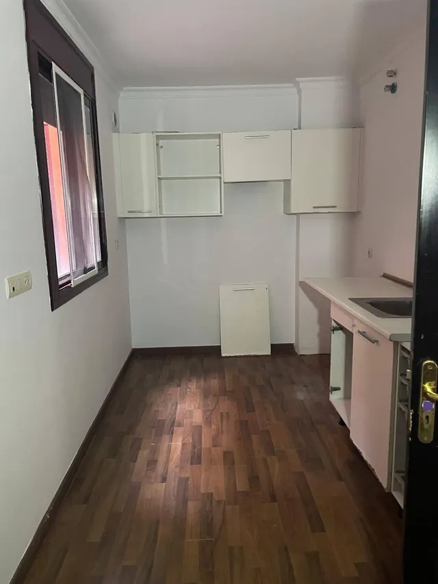 PISO EN VECINDARIO — 11