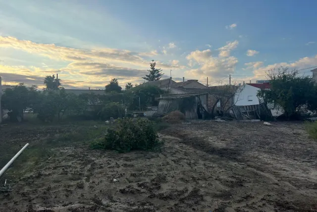 Casa tradicional en Deltebre, construida en el año 1918, situada sobre una parcela esquinera de aproximadamente 1.340 m2. — 15