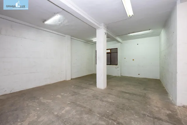 ¡Oportunidad Única en Angel Barrios! Local de 147m2 por solo 190.000€ — 12