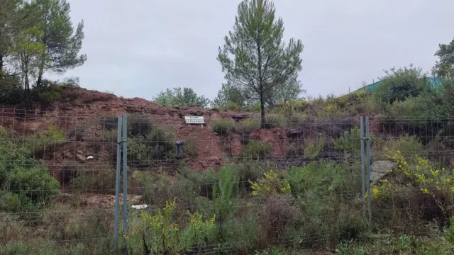TERRENO SEMIPLANO EN VENTA EN LA URBANIZACIÓN DE RIVER PARK DEL PONT DE VILOMARA. — 4