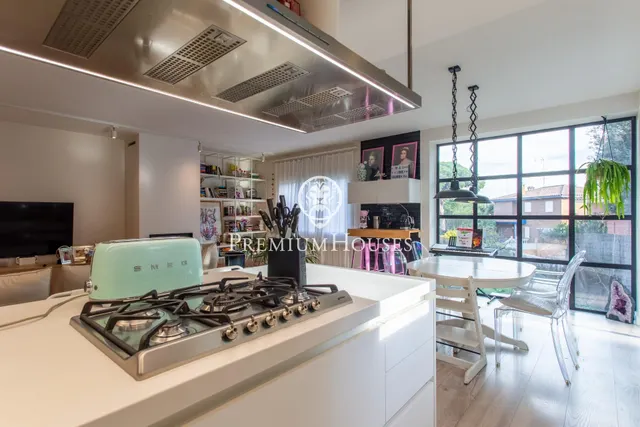 Casa independiente con jardín en venta en Argentona — 9