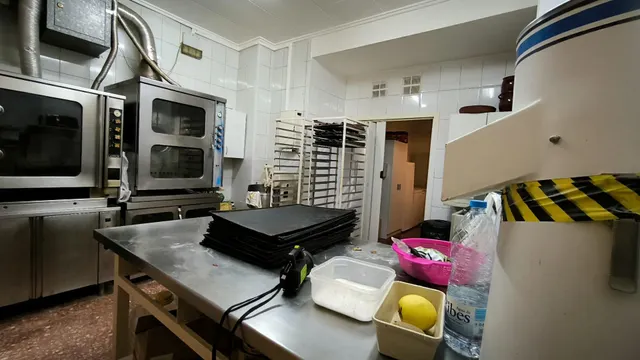 TRASPASO CON VENTA LOCAL — 11