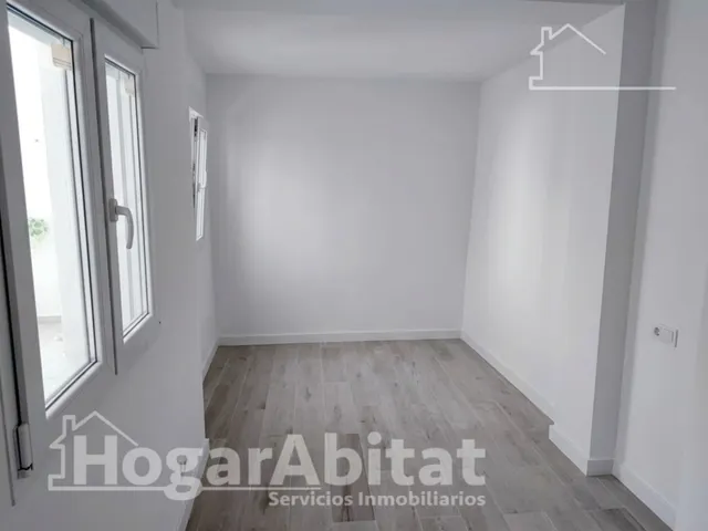 REFORMADA Y ACOGEDORA CON BUHARDILLA Y TERRAZA — 29