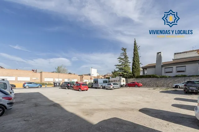 ¡Oportunidad única! Solar en venta en Churriana de la Vega — 2