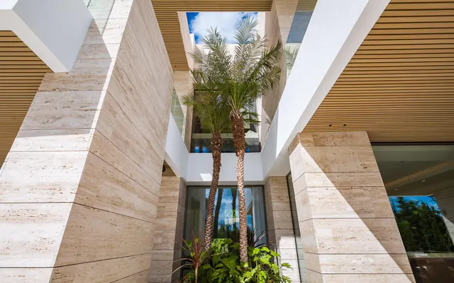 NUEVA VILLA DE LUJO — 50