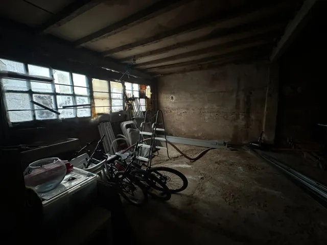 Vivienda unifamiliar reformada con jardín, terraza y garaje-taller en Paseo de los Pisones, Burgos — 25