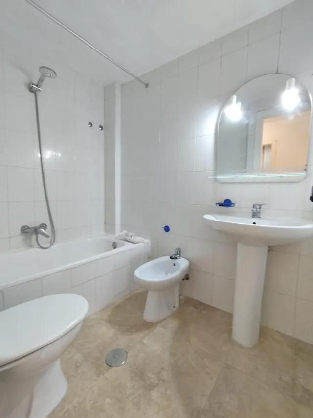APARTAMENTO JUNTO CENTRO DE OCIO ZIG ZAG — 35