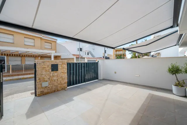 Casa 3 habitaciones en venta - Zona Pueblo — 12