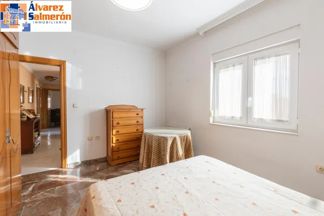 Casa en esquina en venta en Las Gabias — 50