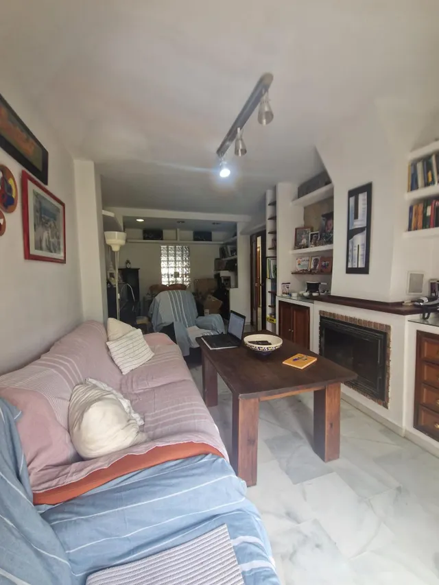 ADOSADO CON ENCANTO EN EL ALMENDRAL — 38