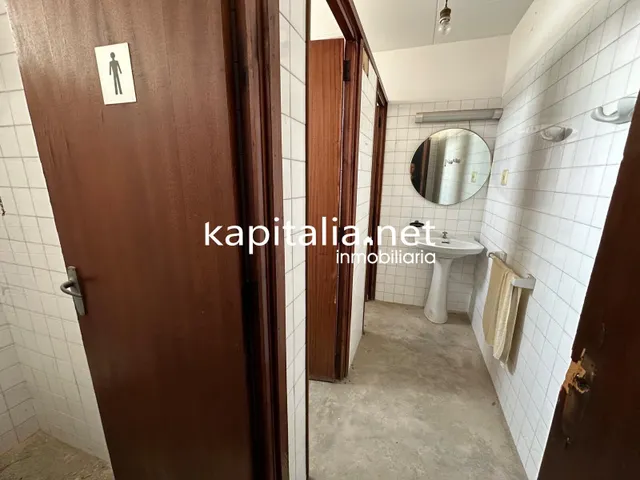 Local comercial a la venta en L´Olleria (Valencia) — 10