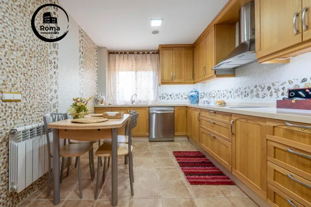 CHALET CON PISCINA Y JARDÍN A SOLO 10 MINUTOS DE GRANADA — 30