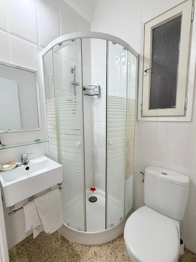 EXCLUSIVA VIVIENDA CON TERRAZA Y ESPECTACULARES VISTAS EN LA ZONA ALTA DE BARCELONA — 26