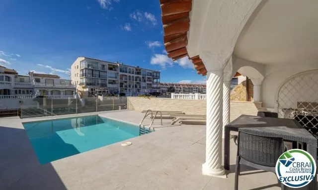 Magnífica casa de pescador con fondeo y piscina — 25