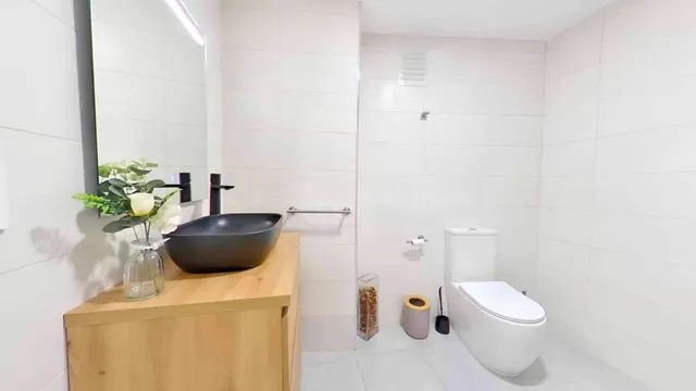 Habitación con baño privado en piso en el centro de Alicante - foto 5