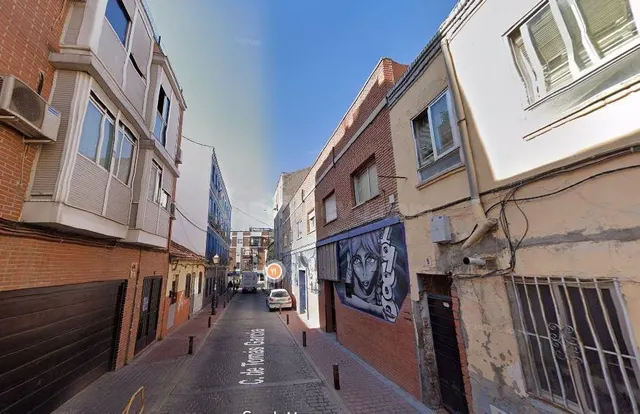 SE VENDE suelo urbano OKUPA en C Tomás García 9 de Madrid - foto 4