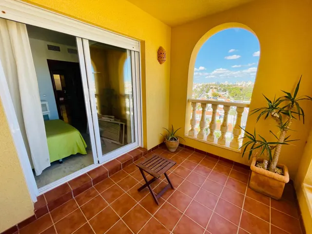 Apartamento de 3 Dormitorios con vistas al mar — 10