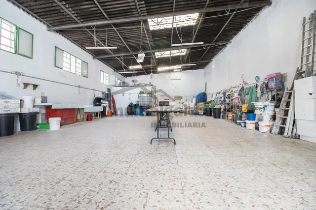 NAVE EN LA ZONA DEL CHAPARRAL - foto 3