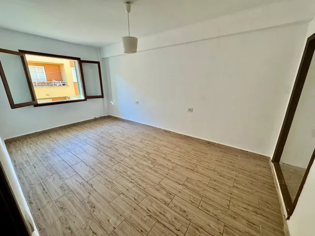 Piso de 3 habitaciones con ascensor junto a calle Aragón – P - foto 5