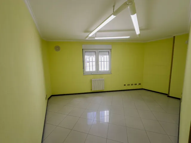 Primera Planta en Venta en Calle de la Reina — 12