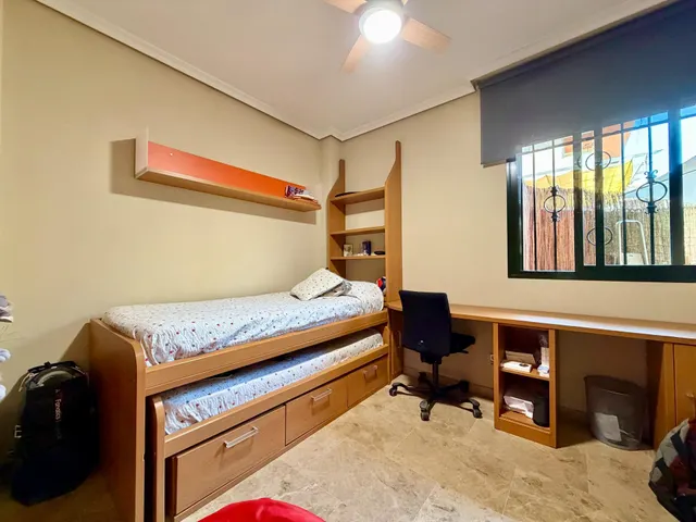 Bajo de 3 dormitorios con terraza de 25 m2, patio, garaje, trastero y piscina en maría la judía — 14