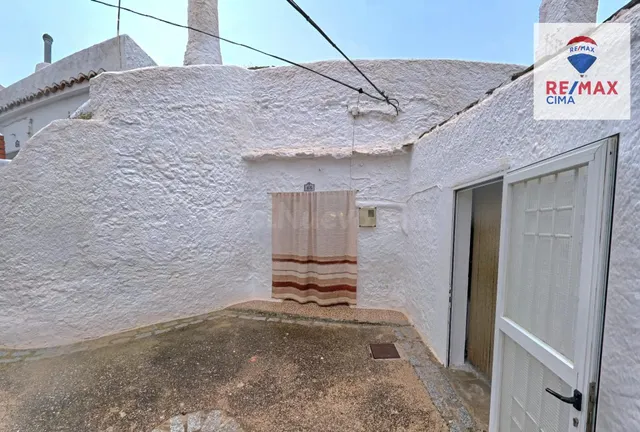 ¡Oportunidad Única! Cueva a la venta con Encanto en Barrio N