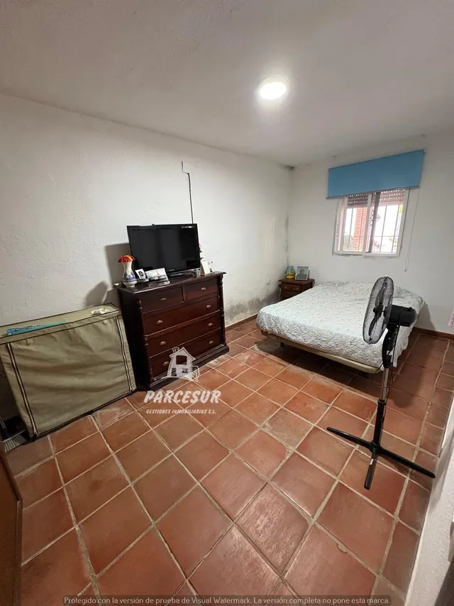 Finca de 1.250 m2 con 2 casas independientes y piscina — 13