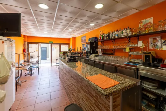 LOCAL COMERCIAL EN PLENO CENTRO DE TORREMOLINOS CALLE SAN MI - foto 3