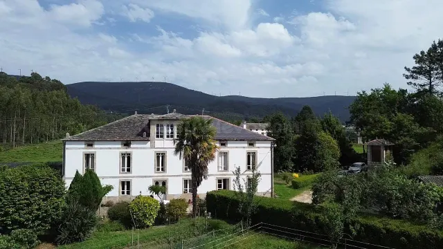 Casa señorial gallega con hórreo, granero y 12.000 m2 de fin - foto 5