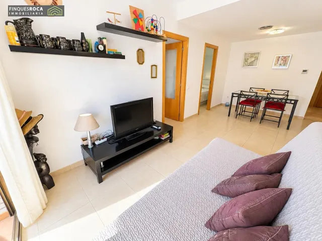 Para entrar a Vivir Piso de 3 Dormitorios, 2 Baños, Cocina Independiente, Comedor-Estar, Terraza y Piscina Comunitaria — 8