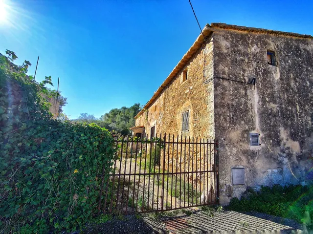 Finca rústica histórica en Santa Eugènia con vistas a la mon