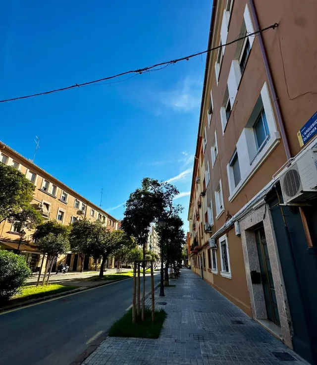 Oportunidad Única en València: Acogedor Piso de 3 habitaciones — 16