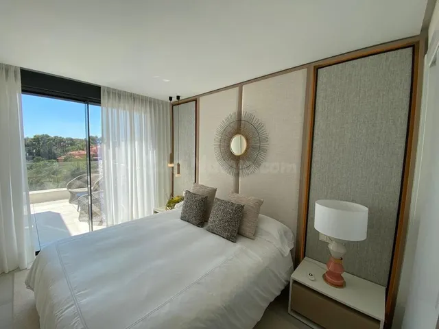 Ático con terrazas 143 m2 y dos plazas de aparcamiento - foto 4