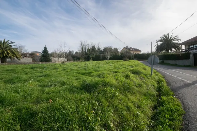 PARCELA DE 721M2 EN BRIBES, CAMBRE — 2