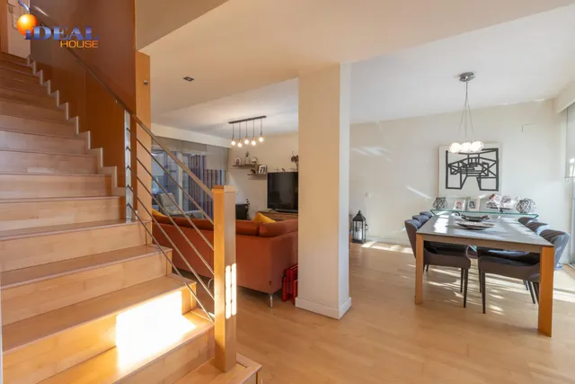 Espacio, confort y calidad: magnífica vivienda unifamiliar adosada — 10