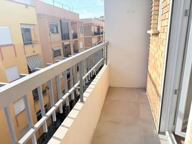 TOTALMENTE REFORMADO  A ESTRENARE, PISO EN BUENA ZONA,   EXTERIOR, MUY LUMINOSO. — 23