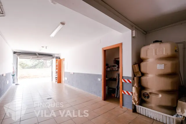 Casa en el centro de Sant Feliu de Codines con parking — 24